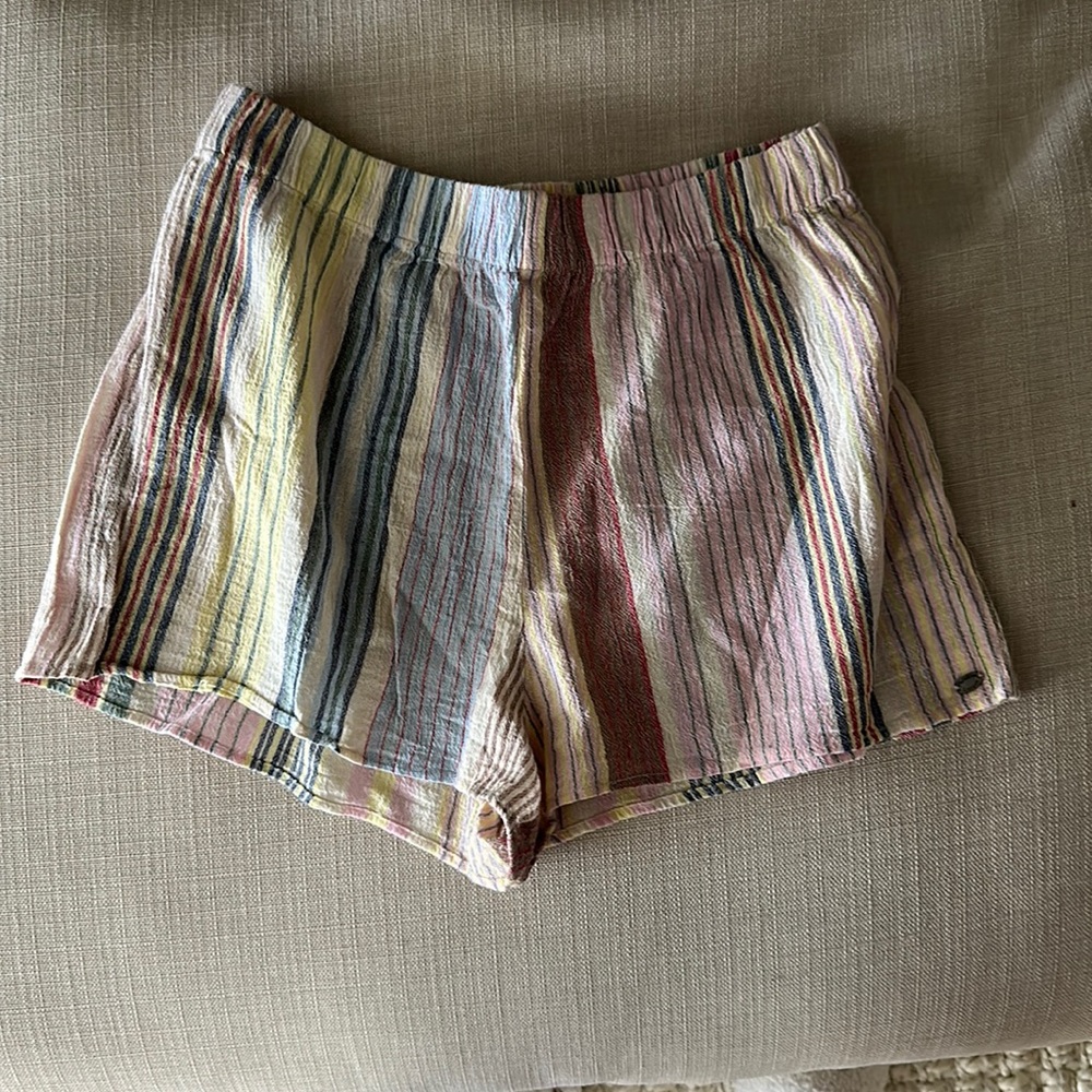 Pull and bear mini linen shorts.